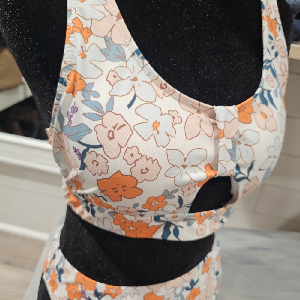 2 Piece Adjustable Bikini Like New - Picture 5 of 6